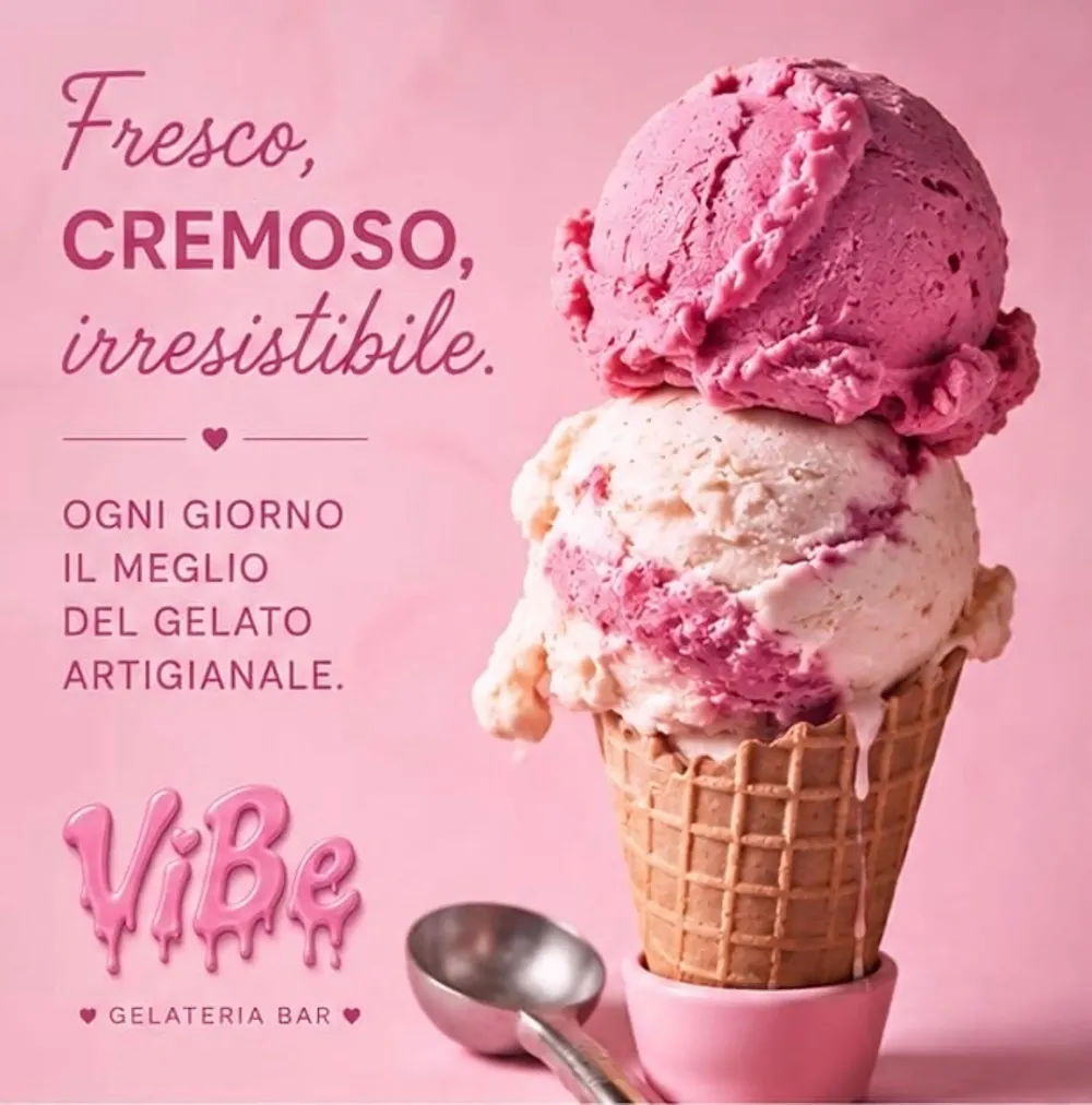 Cono di gelato artigianale ViBe con crema e frutta